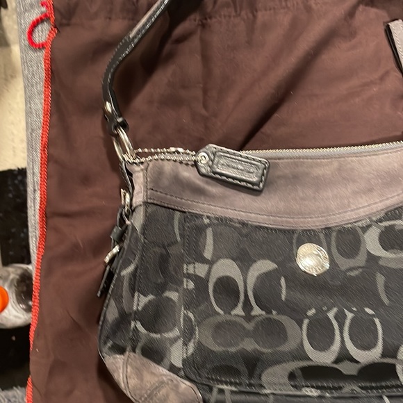 Coach handbag . Excellent condition - Picture 3 of 3